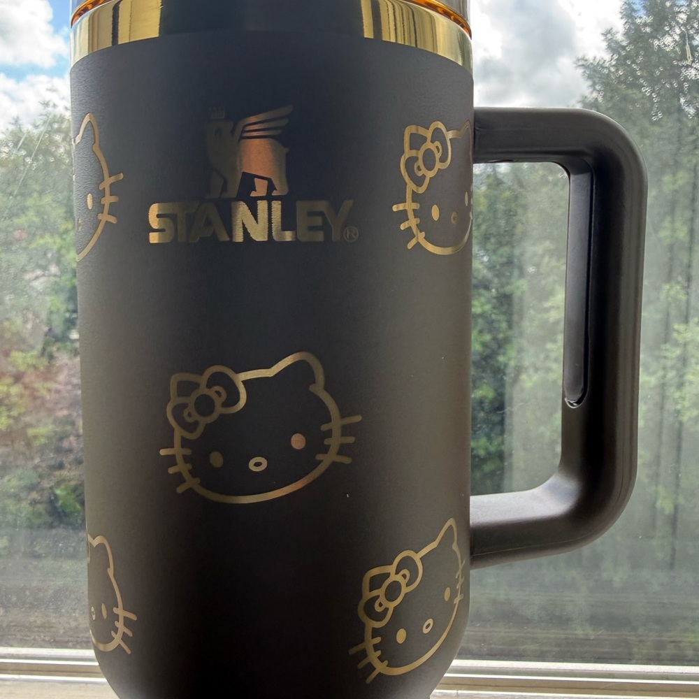 Stanley Brown and Gold Hello Kitty Tumbler- 40 onz - Picture 10 of 13
